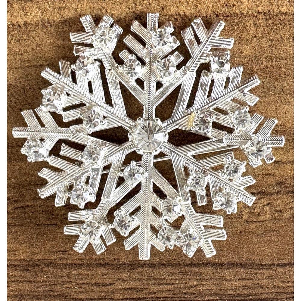 Silver Tone Clear Rhinestone Snowflake Brooch Pin Christmas Winter Holiday